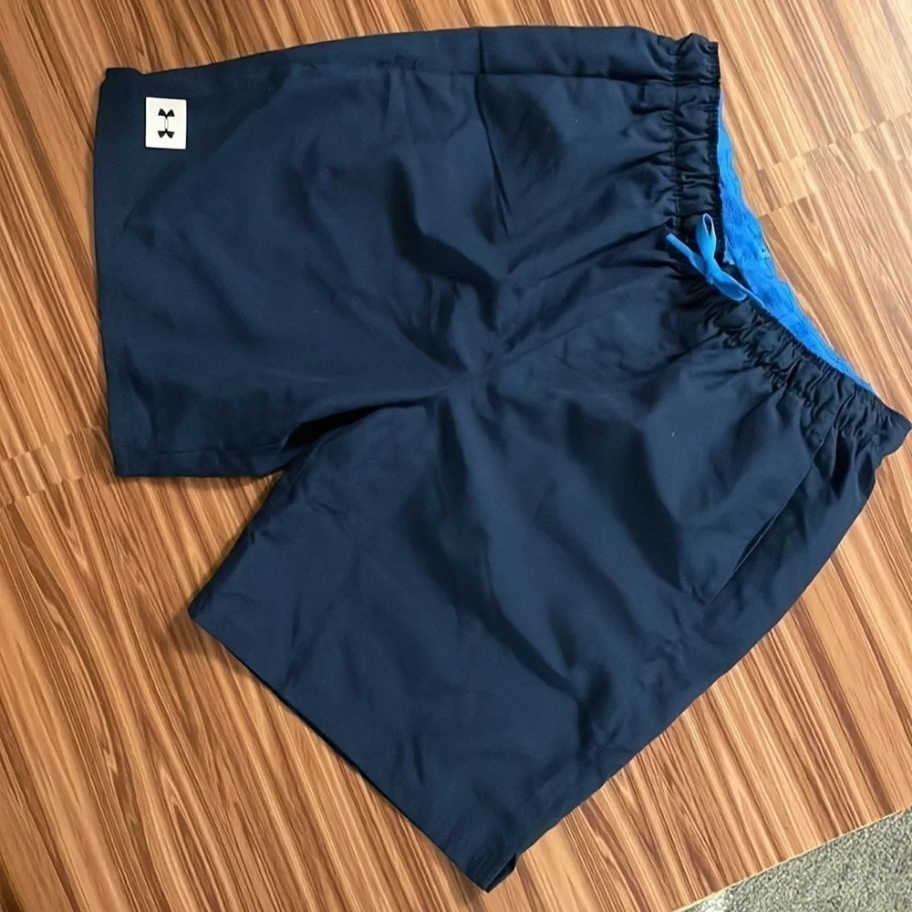 UNDER Armour Swim Trunk Size 32